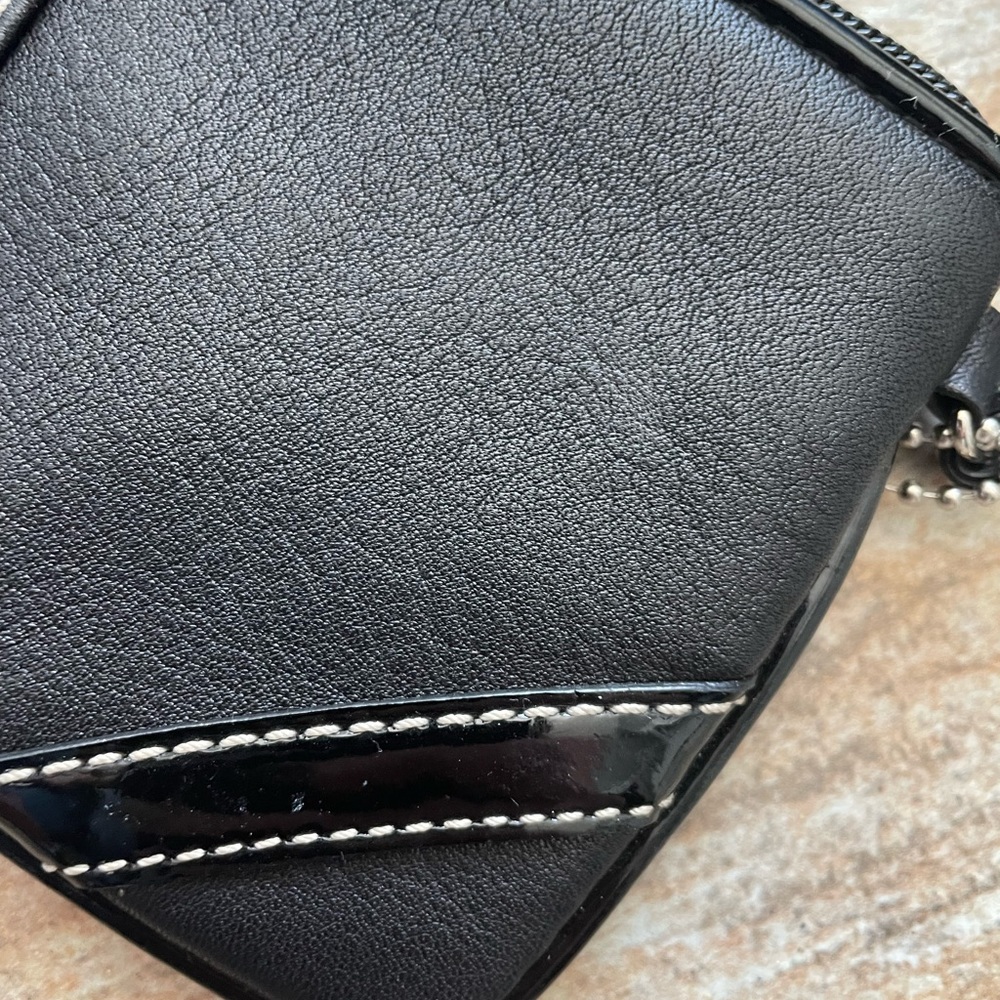 Black Leather coach wristlet - Picture 7 of 9